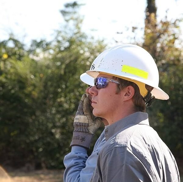 How Companies Can Create a Successful Industrial Eye Safety Eyewear Program