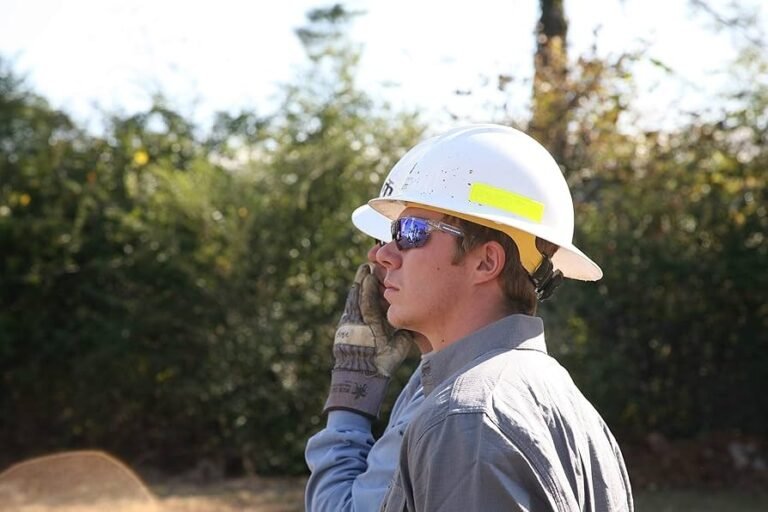 How Companies Can Create a Successful Industrial Eye Safety Eyewear Program