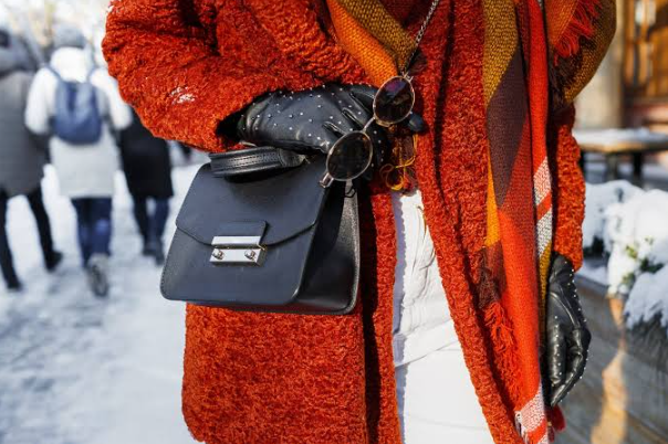 Small Bags, Big Style: Making the Most of Compact Accessories